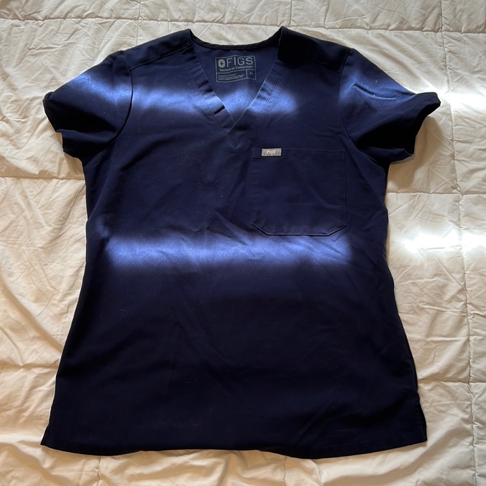 Catarina One-Pocket Scrub Top